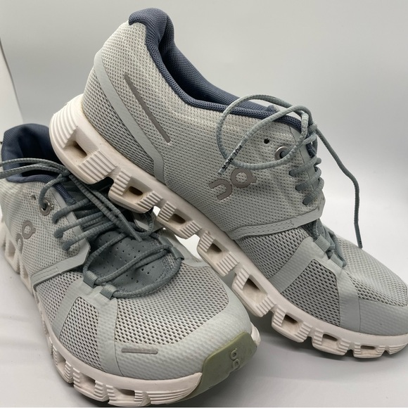 On Cloud Shoes - ON CLOUD On Cloud Swiss Engineering  Women's Athletic Running Shoes  SZ/6